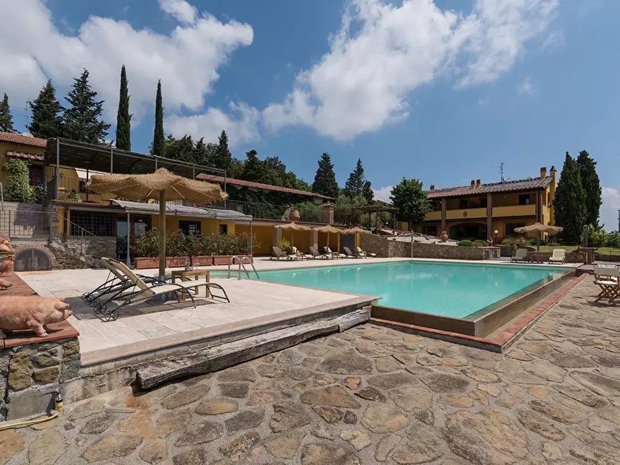 Immagine 4 di Casa colonica in vendita  a Capraia E Limite