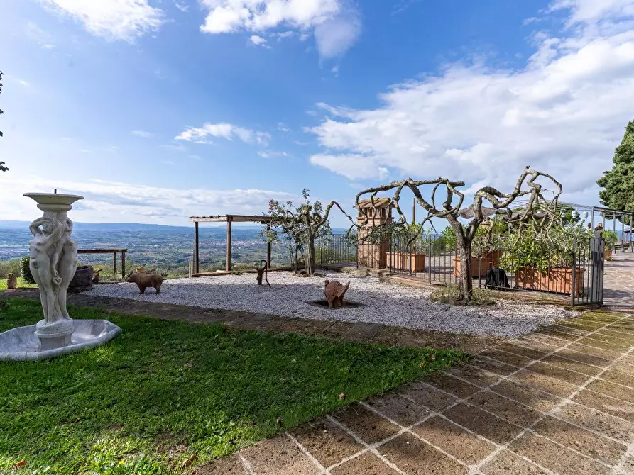 Immagine 17 di Casa colonica in vendita  a Capraia E Limite