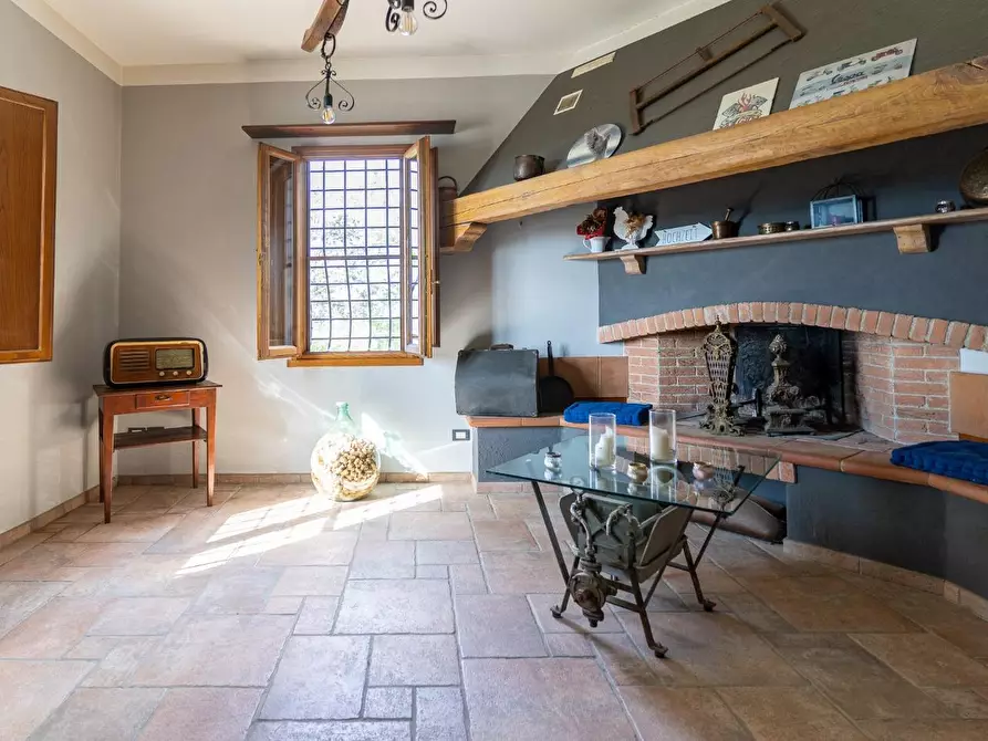 Immagine 75 di Casa colonica in vendita  a Capraia E Limite