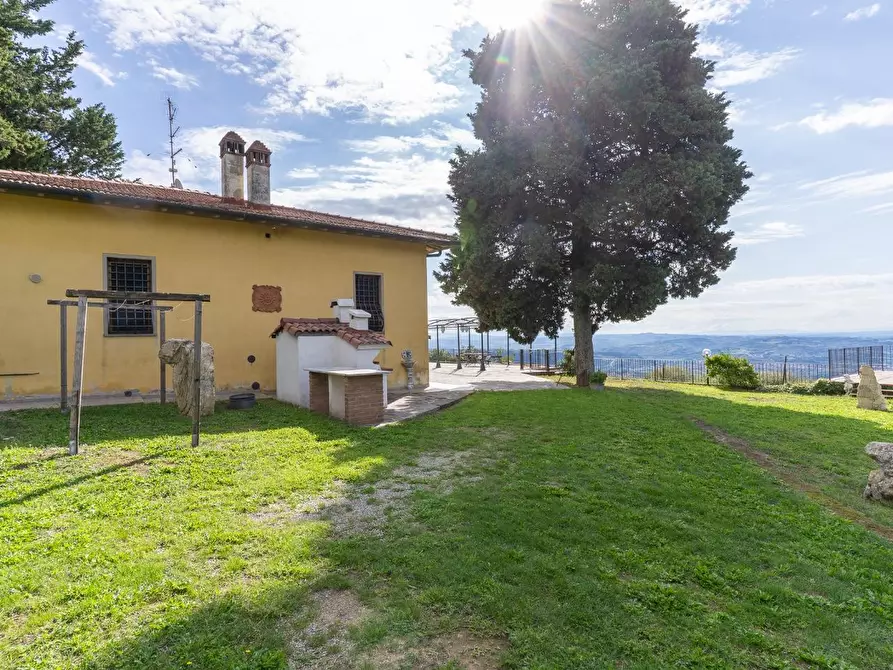 Immagine 66 di Casa colonica in vendita  a Capraia E Limite