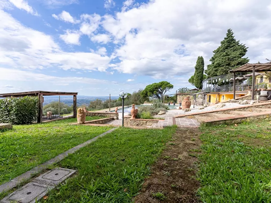 Immagine 96 di Casa colonica in vendita  a Capraia E Limite