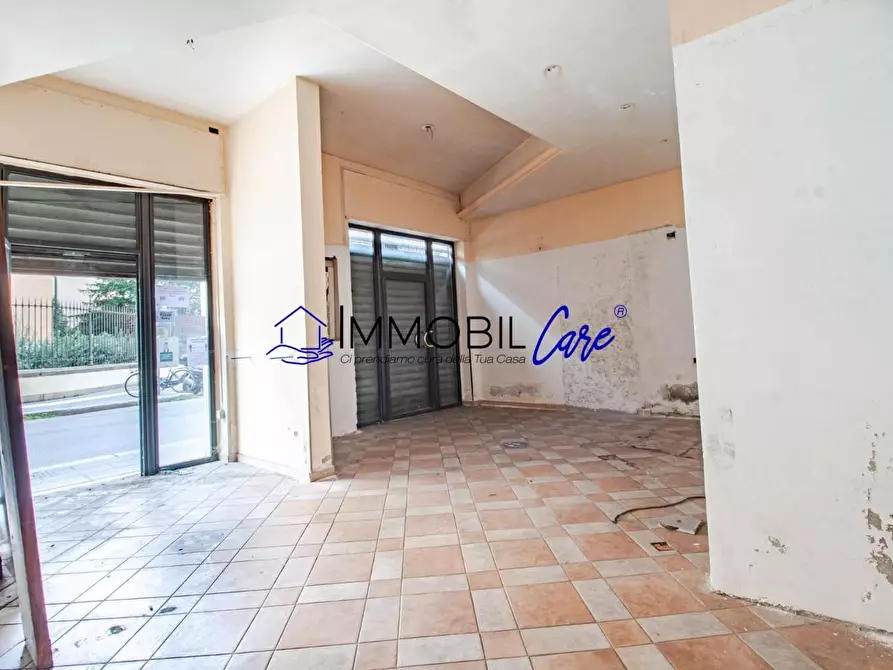 Immagine 1 di Locale commerciale in affitto  a Livorno