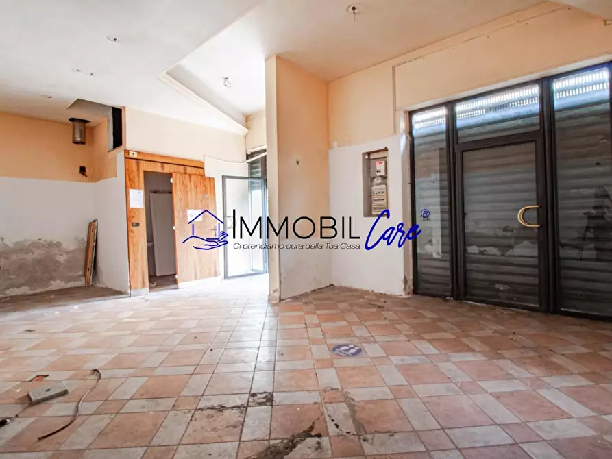 Immagine 7 di Locale commerciale in affitto  a Livorno