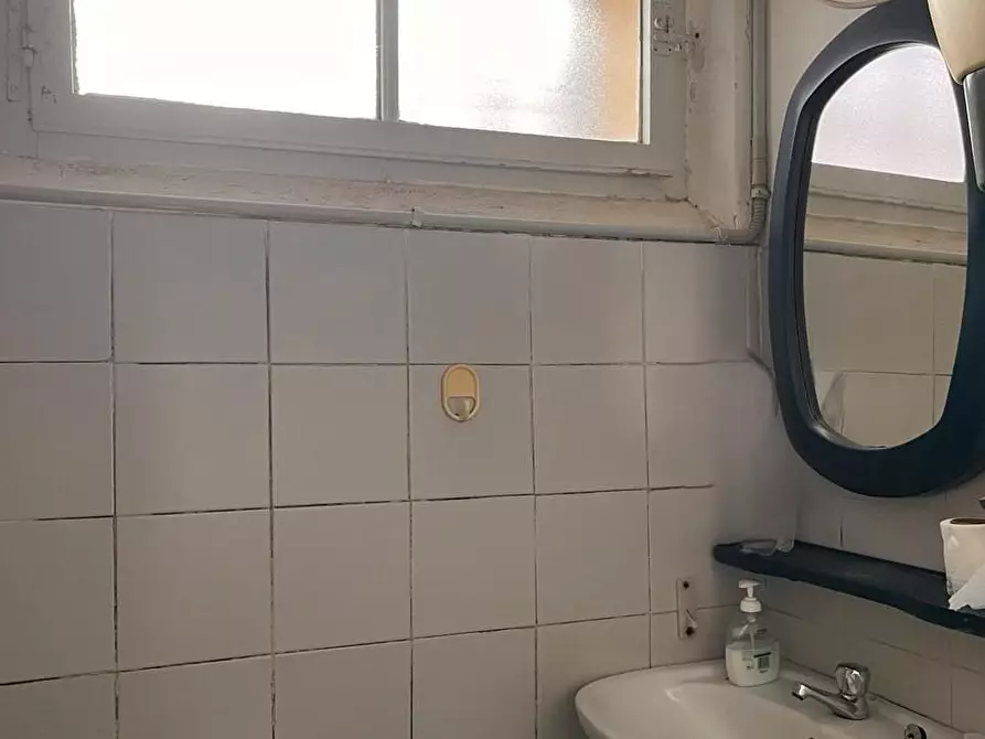 Immagine 10 di Attività commerciale in vendita  a Calci