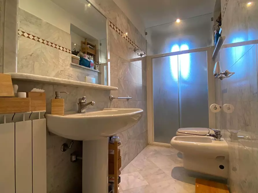 Immagine 8 di Appartamento in vendita  a Viareggio