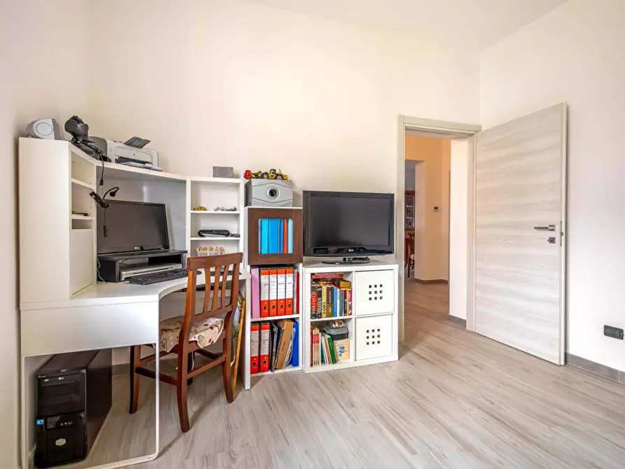 Immagine 17 di Casa semindipendente in vendita  a Cascina