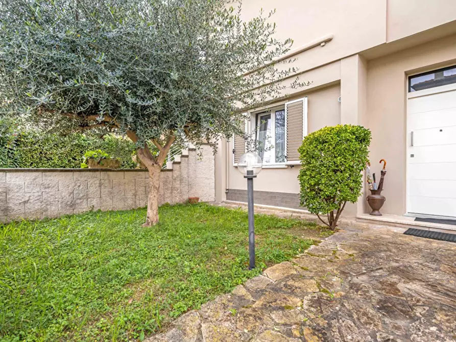 Immagine 2 di Casa semindipendente in vendita  a Cascina