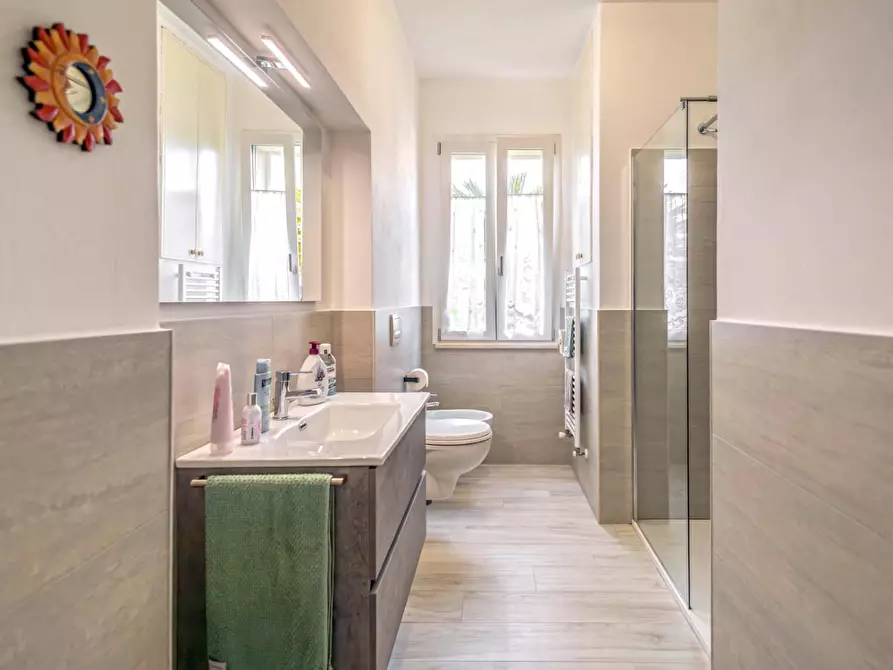 Immagine 18 di Casa semindipendente in vendita  a Cascina