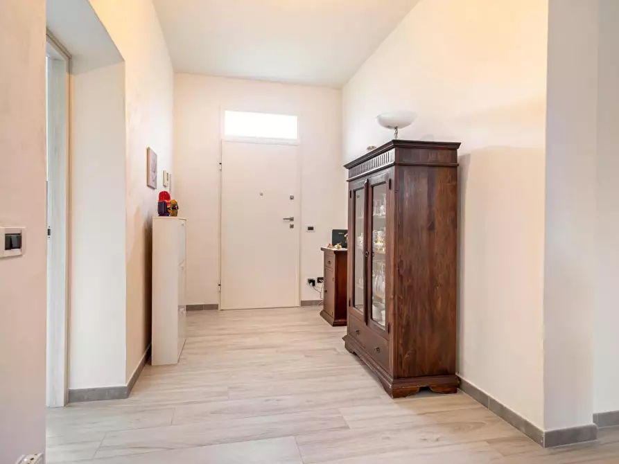 Immagine 5 di Casa semindipendente in vendita  a Cascina