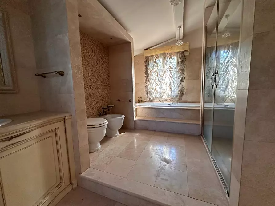 Immagine 17 di Appartamento in vendita  a Cascina