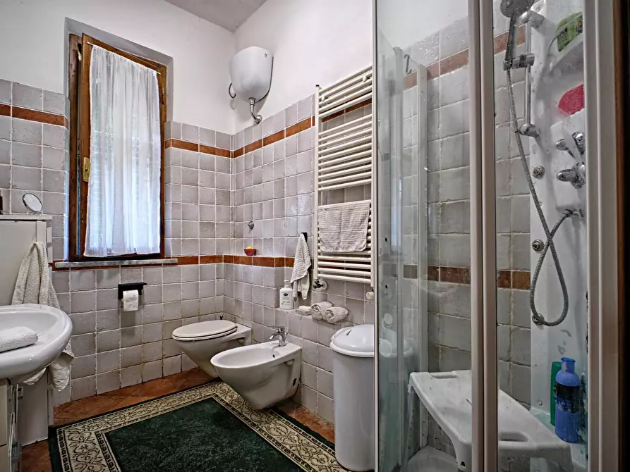 Immagine 11 di Villa in vendita  a San Giuliano Terme