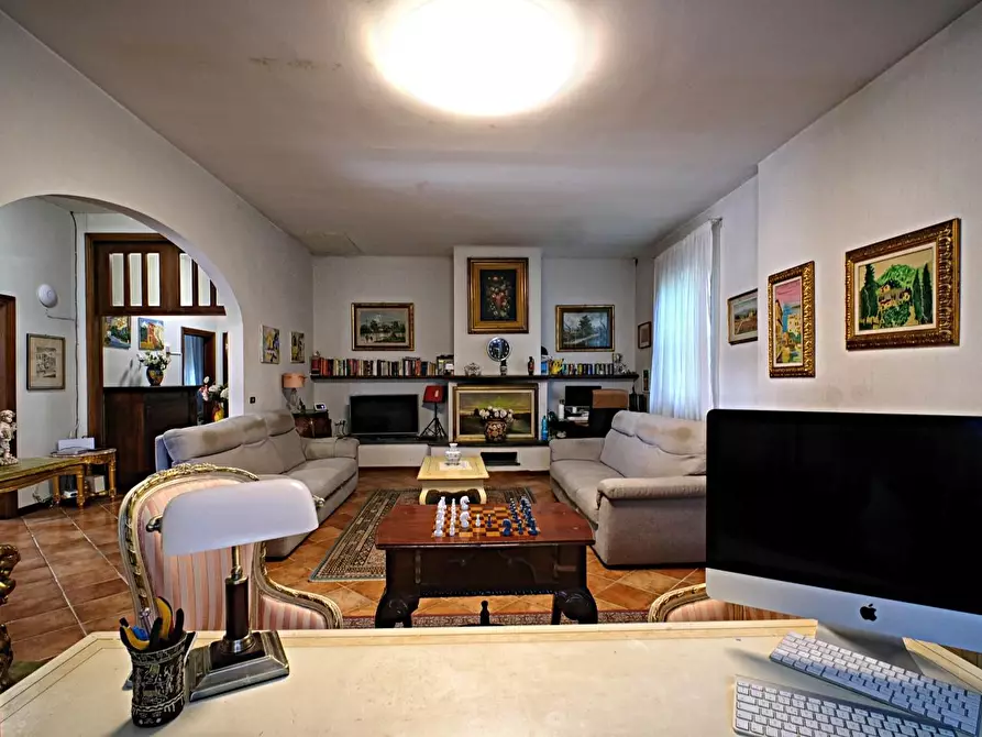 Immagine 7 di Villa in vendita  a San Giuliano Terme