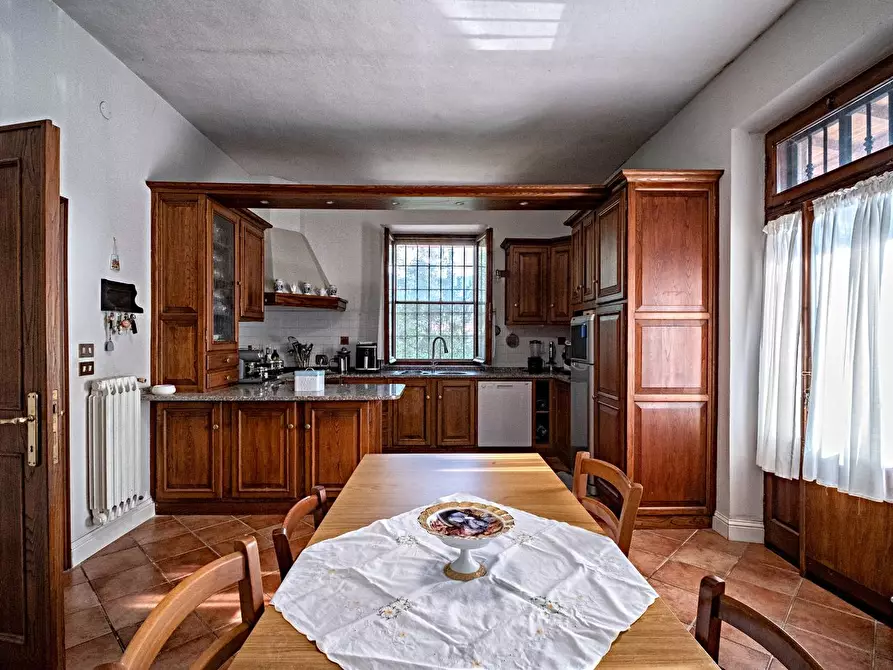 Immagine 6 di Villa in vendita  a San Giuliano Terme