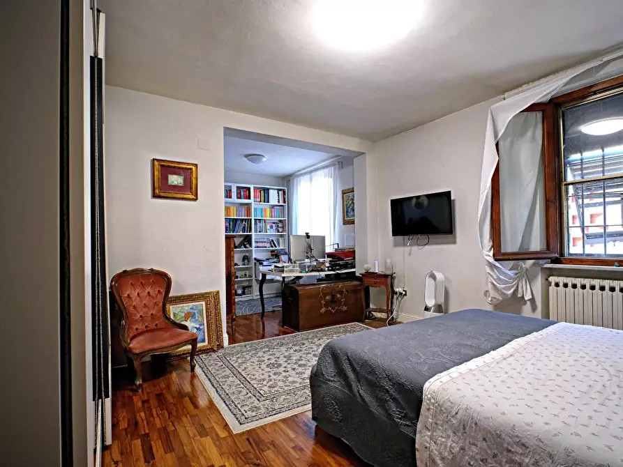 Immagine 17 di Villa in vendita  a San Giuliano Terme