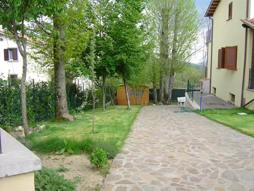 Immagine 3 di Villa in vendita  a Santa Fiora