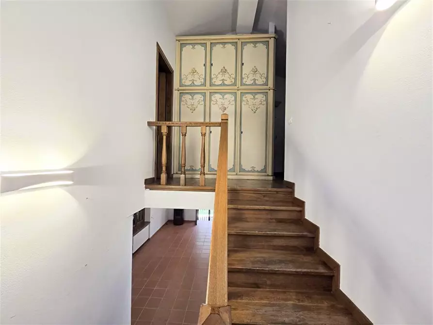 Immagine 28 di Villa in vendita  a Massa