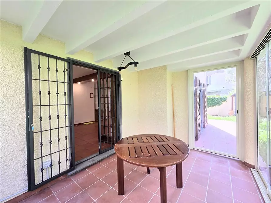 Immagine 18 di Villa in vendita  a Massa