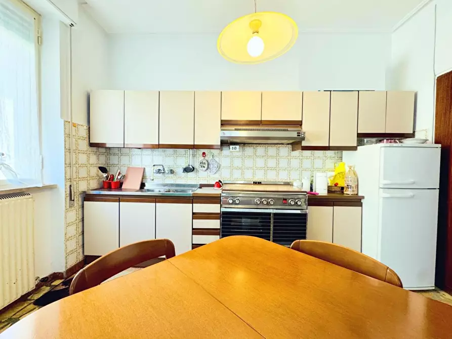 Immagine 8 di Appartamento in vendita  a Camaiore