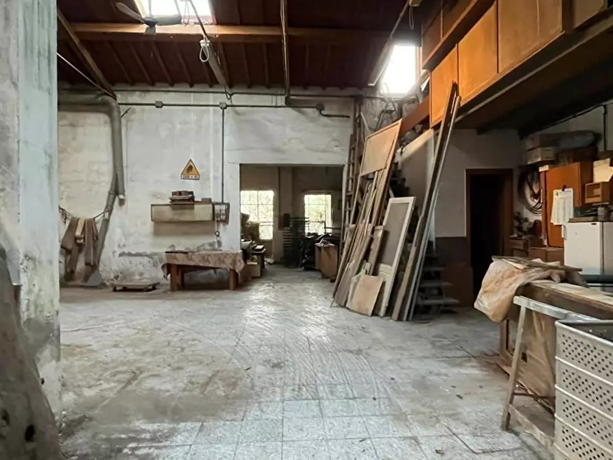 Immagine 7 di Laboratorio in vendita  a Cascina