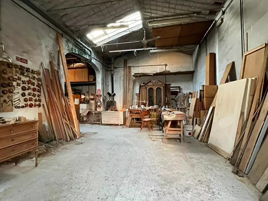 Immagine 6 di Laboratorio in vendita  a Cascina