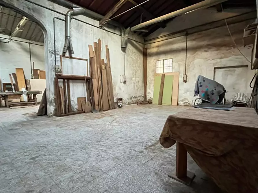 Immagine 5 di Laboratorio in vendita  a Cascina