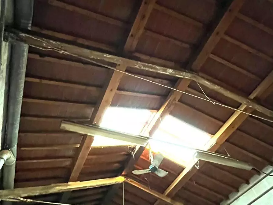Immagine 8 di Laboratorio in vendita  a Cascina