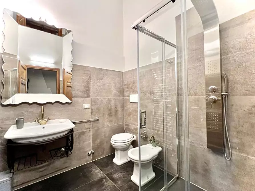 Immagine 7 di Attività commerciale in vendita  a Camaiore