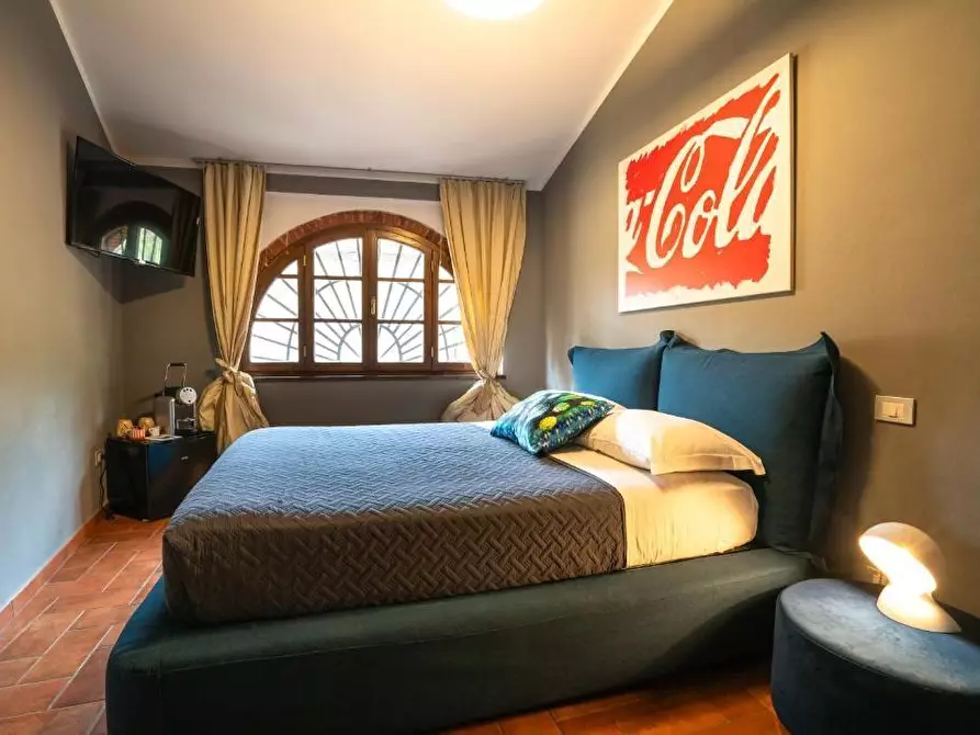 Immagine 5 di Attività commerciale in vendita  a Camaiore