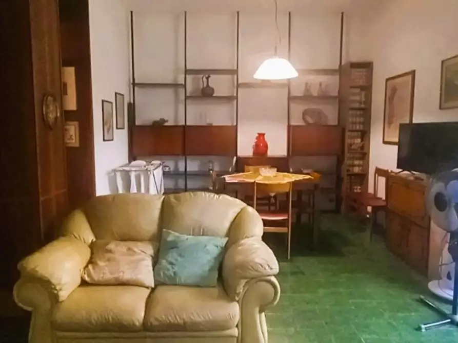 Immagine 11 di Villa in vendita  a Carrara