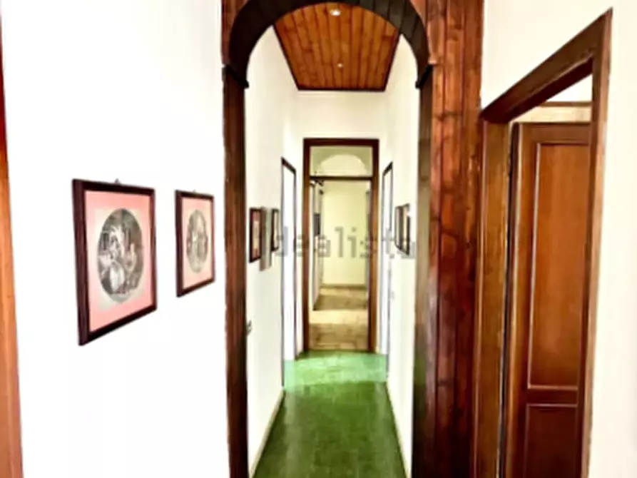 Immagine 5 di Villa in vendita  a Carrara