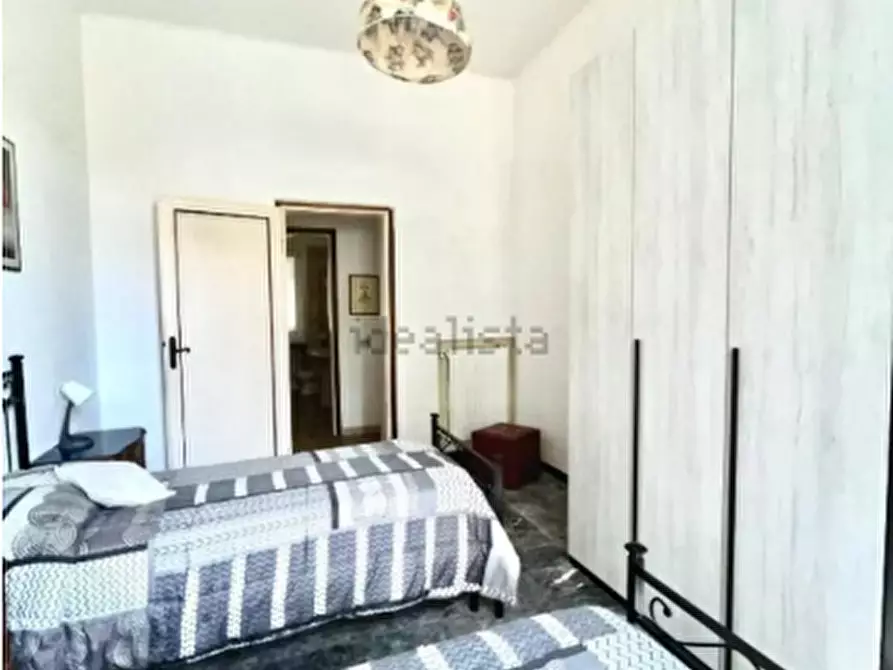 Immagine 8 di Villa in vendita  a Carrara