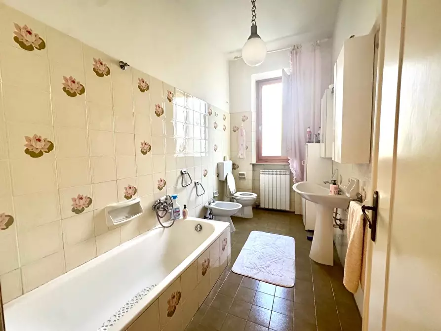 Immagine 23 di Villa in vendita  a Empoli