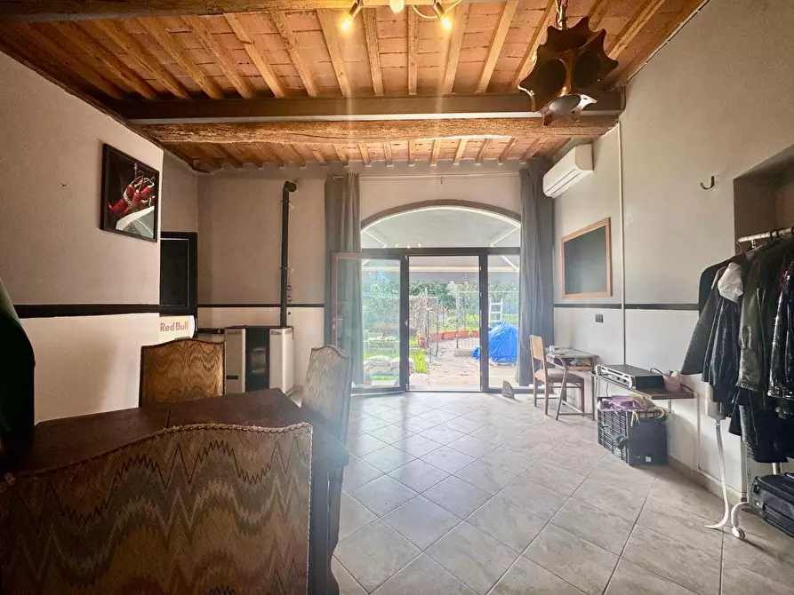 Immagine 15 di Casa colonica in vendita  a Santa Croce Sull'arno