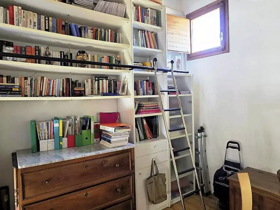 Immagine 24 di Appartamento in vendita  a Pisa