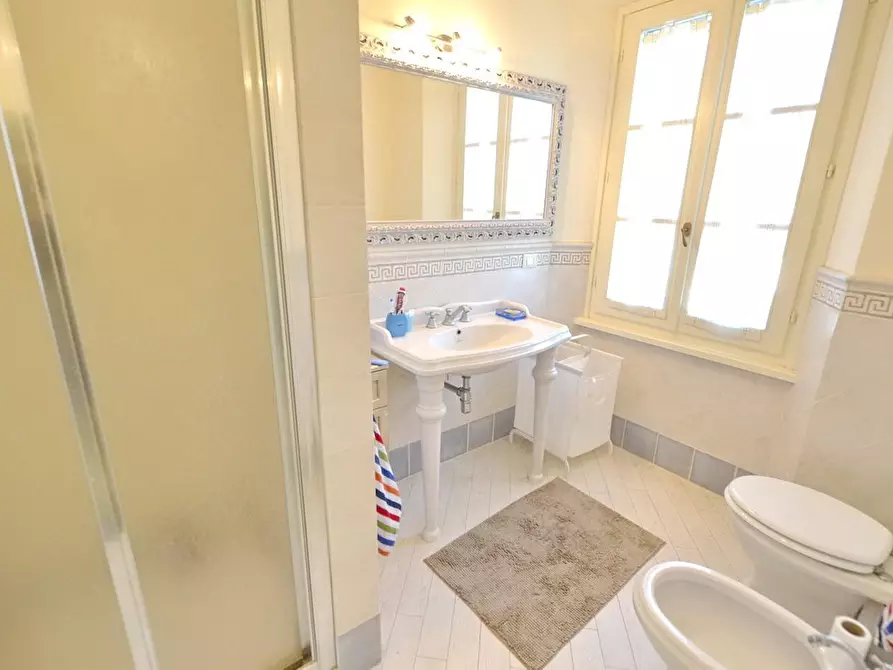 Immagine 12 di Appartamento in vendita  a Forte Dei Marmi