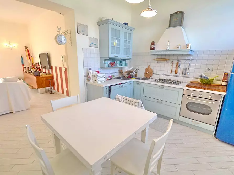 Immagine 6 di Appartamento in vendita  a Forte Dei Marmi