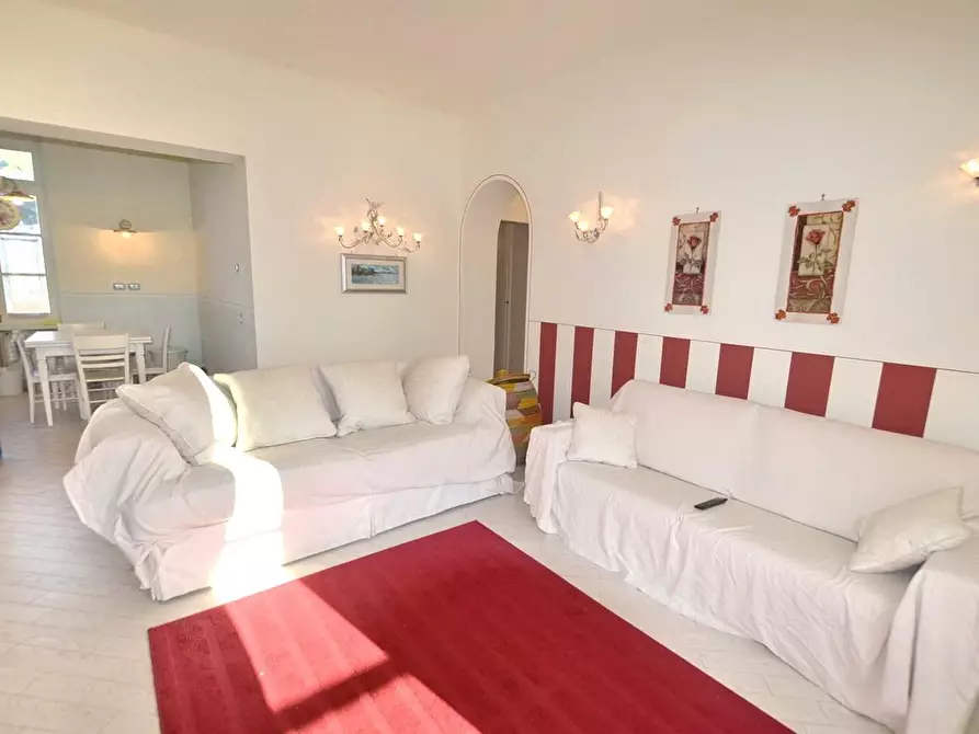 Immagine 2 di Appartamento in vendita  a Forte Dei Marmi