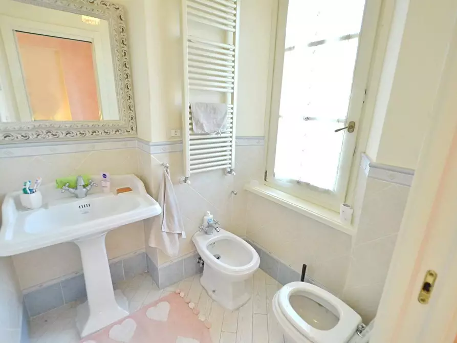 Immagine 11 di Appartamento in vendita  a Forte Dei Marmi