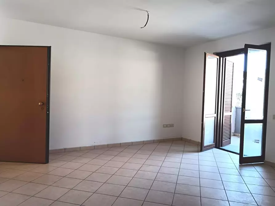 Immagine 2 di Appartamento in vendita  a Pescia