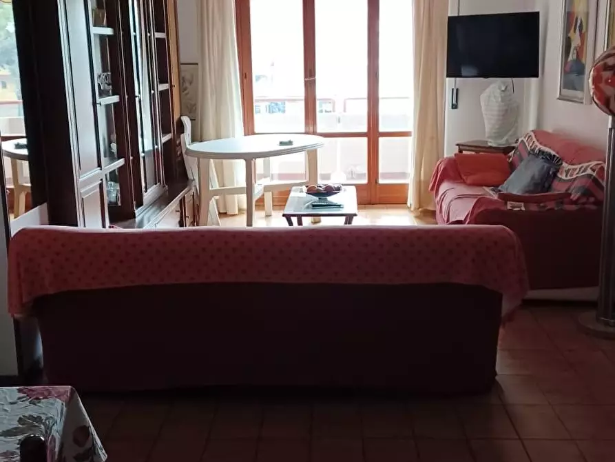 Immagine 2 di Appartamento in vendita  a Carrara