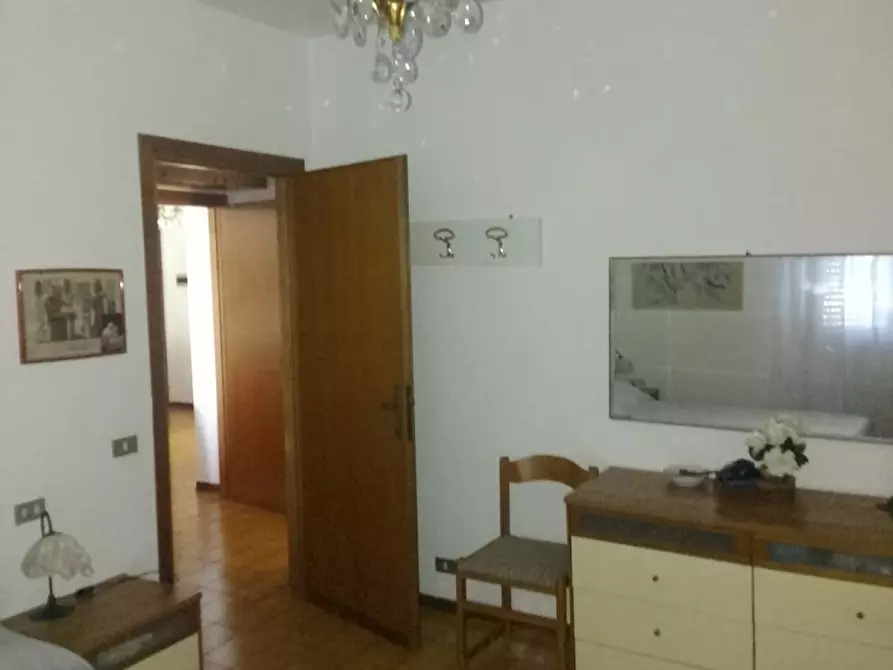 Immagine 10 di Appartamento in vendita  a Carrara