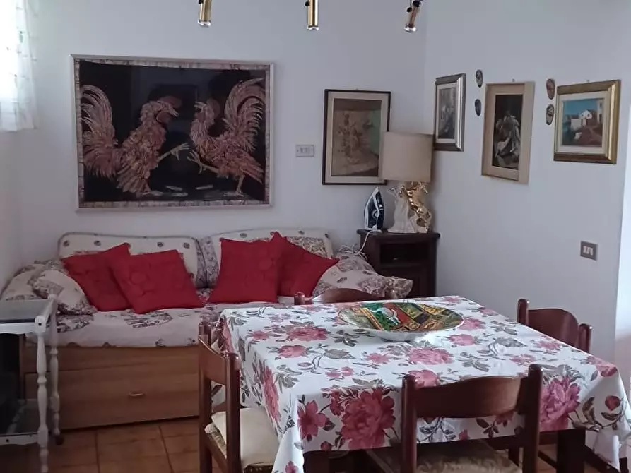 Immagine 1 di Appartamento in vendita  a Carrara