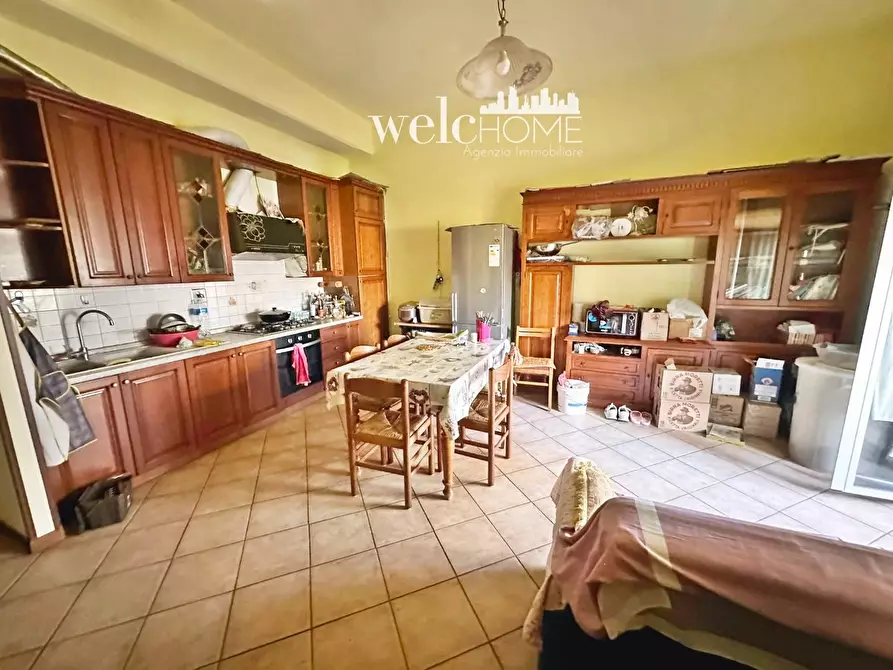 Immagine 1 di Appartamento in vendita  a Campi Bisenzio