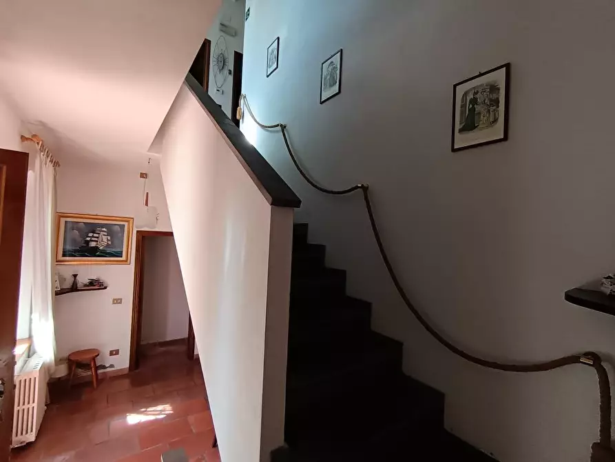 Immagine 10 di Villa in vendita  a Lucca