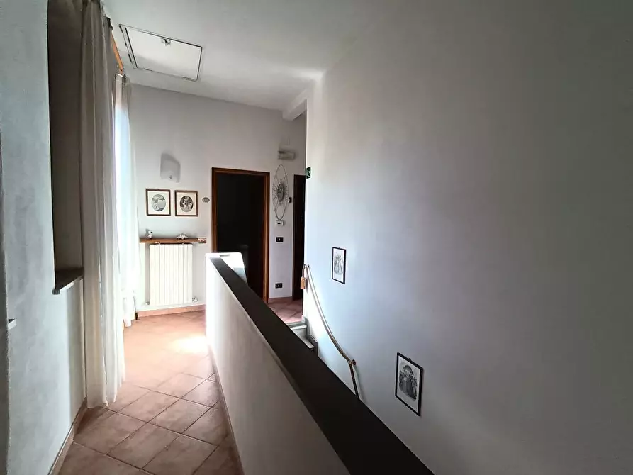 Immagine 17 di Villa in vendita  a Lucca