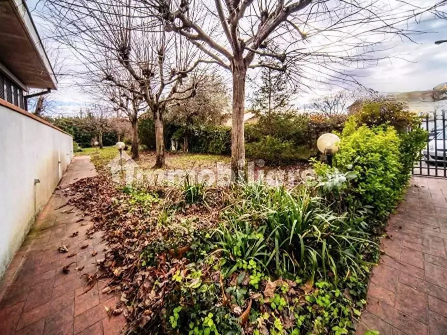 Immagine 18 di Casa bifamiliare in vendita  a San Giuliano Terme