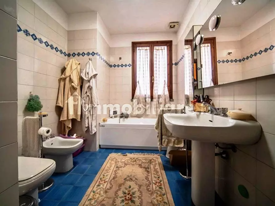 Immagine 14 di Casa bifamiliare in vendita  a San Giuliano Terme