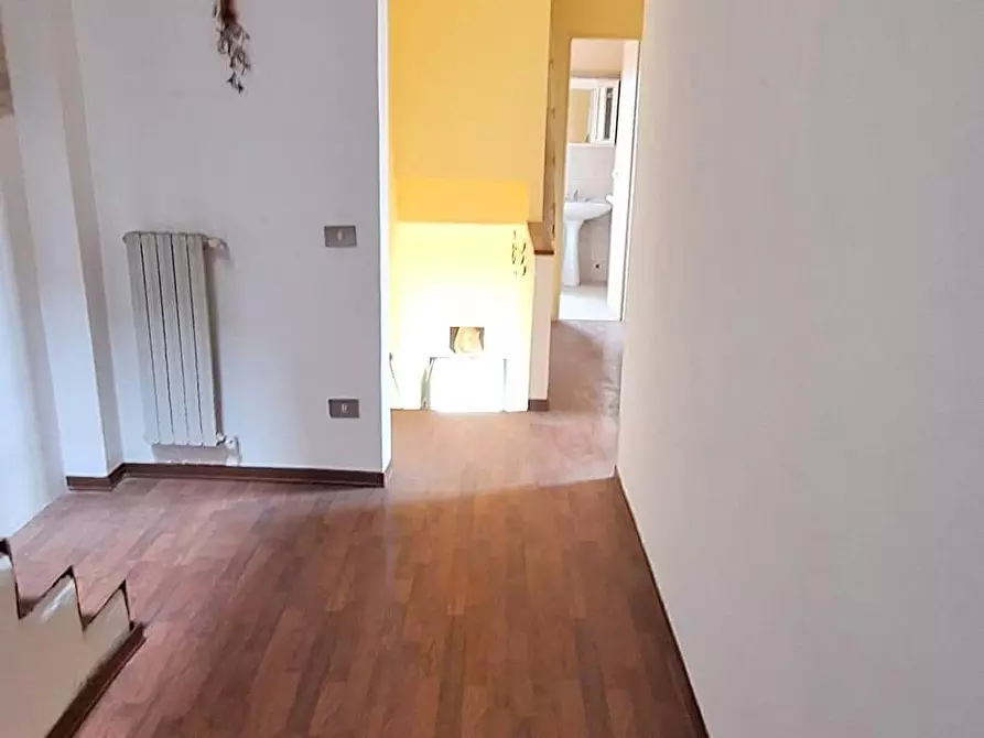 Immagine 2 di Appartamento in affitto  a Cascina