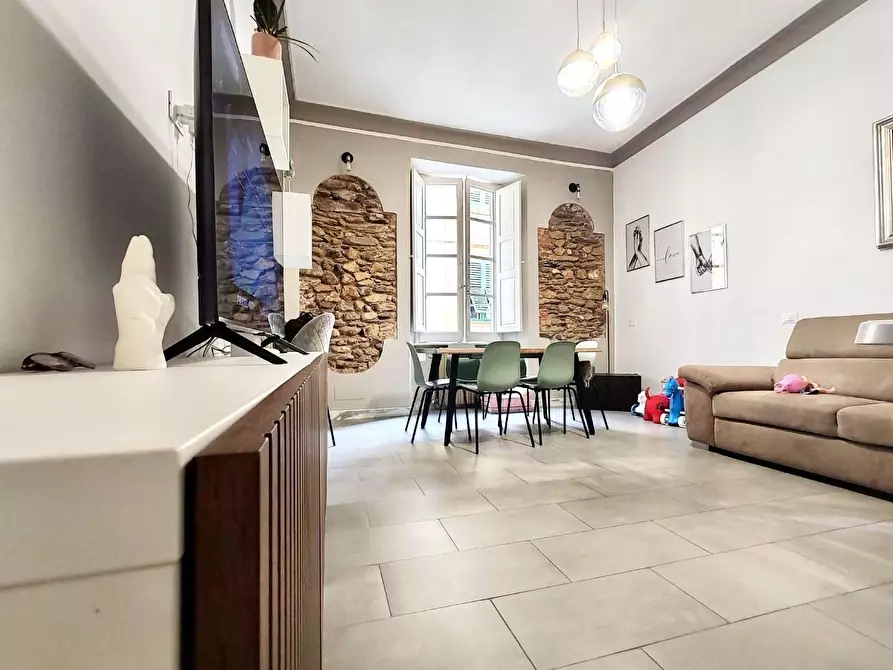 Immagine 1 di Appartamento in vendita  a Massa