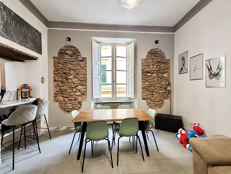 Immagine 2 di Appartamento in vendita  a Massa